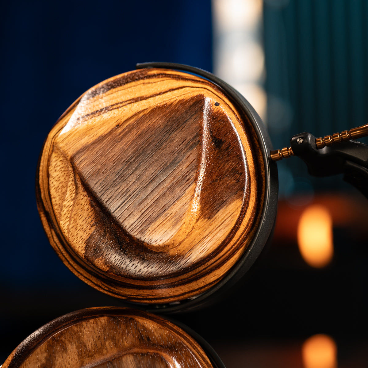 Caldera Closed – ZMF Headphones