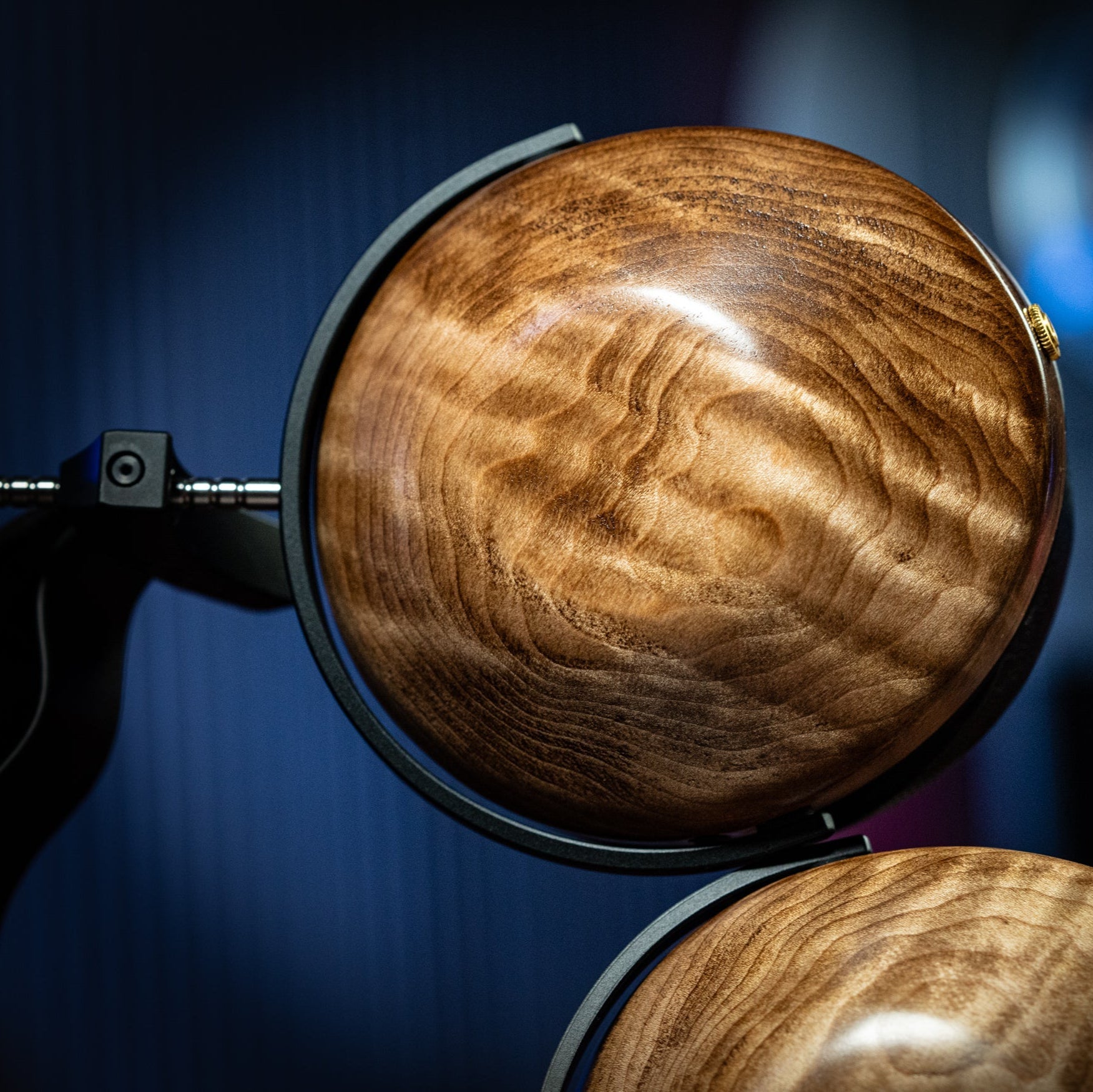 BOKEH Closed LTD Curly Maple – ZMF Headphones